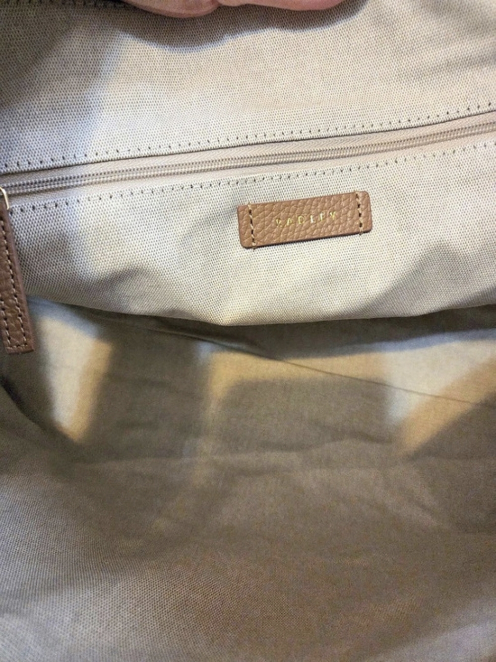 Radley London Lynton Close Large Leather Ziptop Tote In Chai NWT - Picture 6 of 7